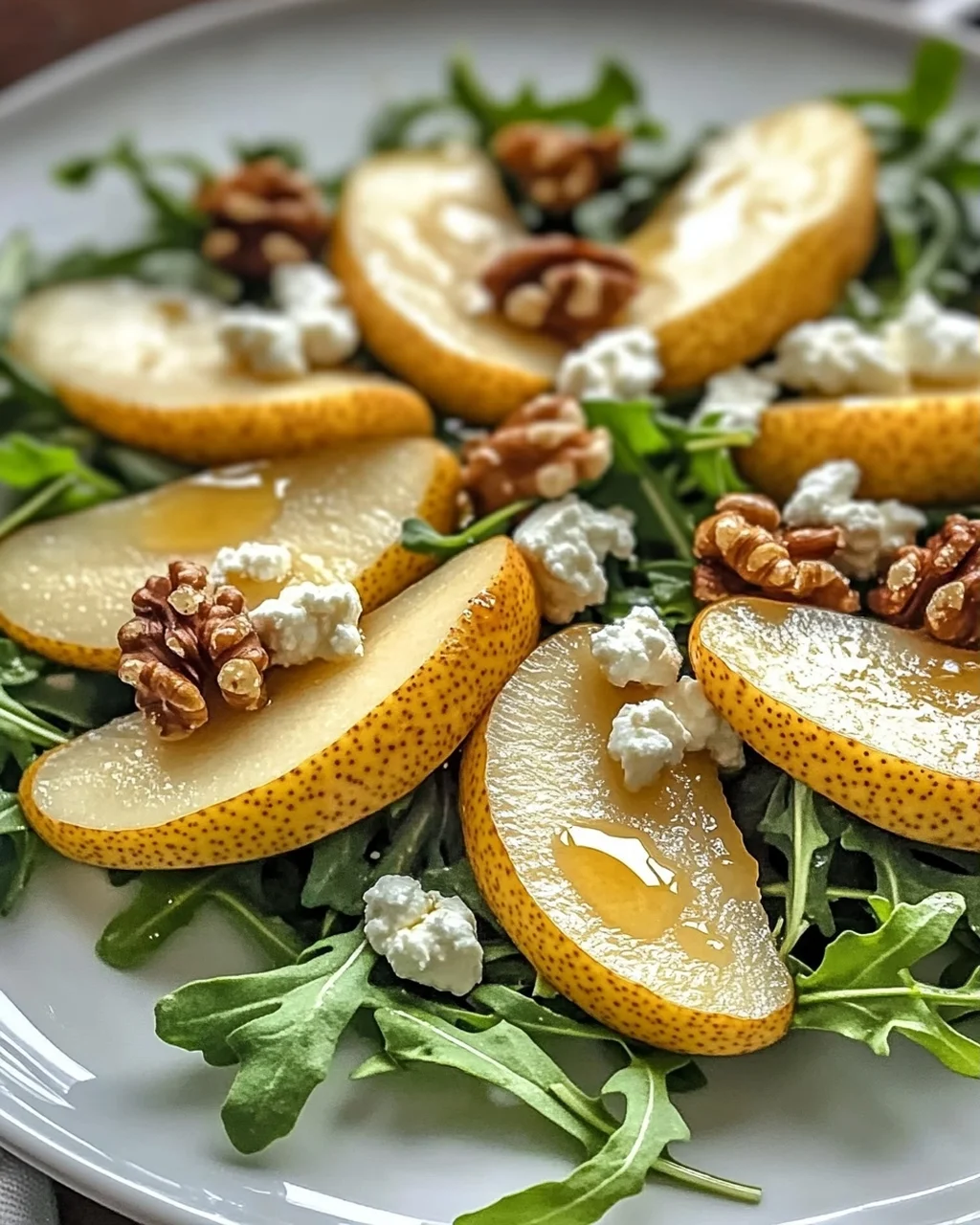 Birnen- und Rucola-Salat mit Honig-Vinaigrette genießen