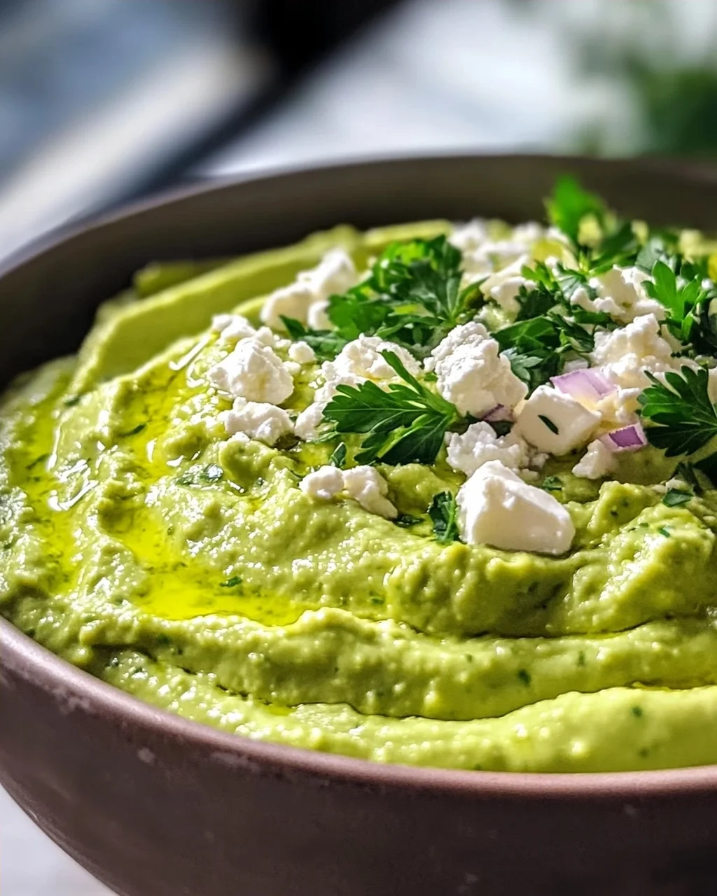 Cremiger Avocado Feta Dip: Dein mediterraner Lieblingsdip!