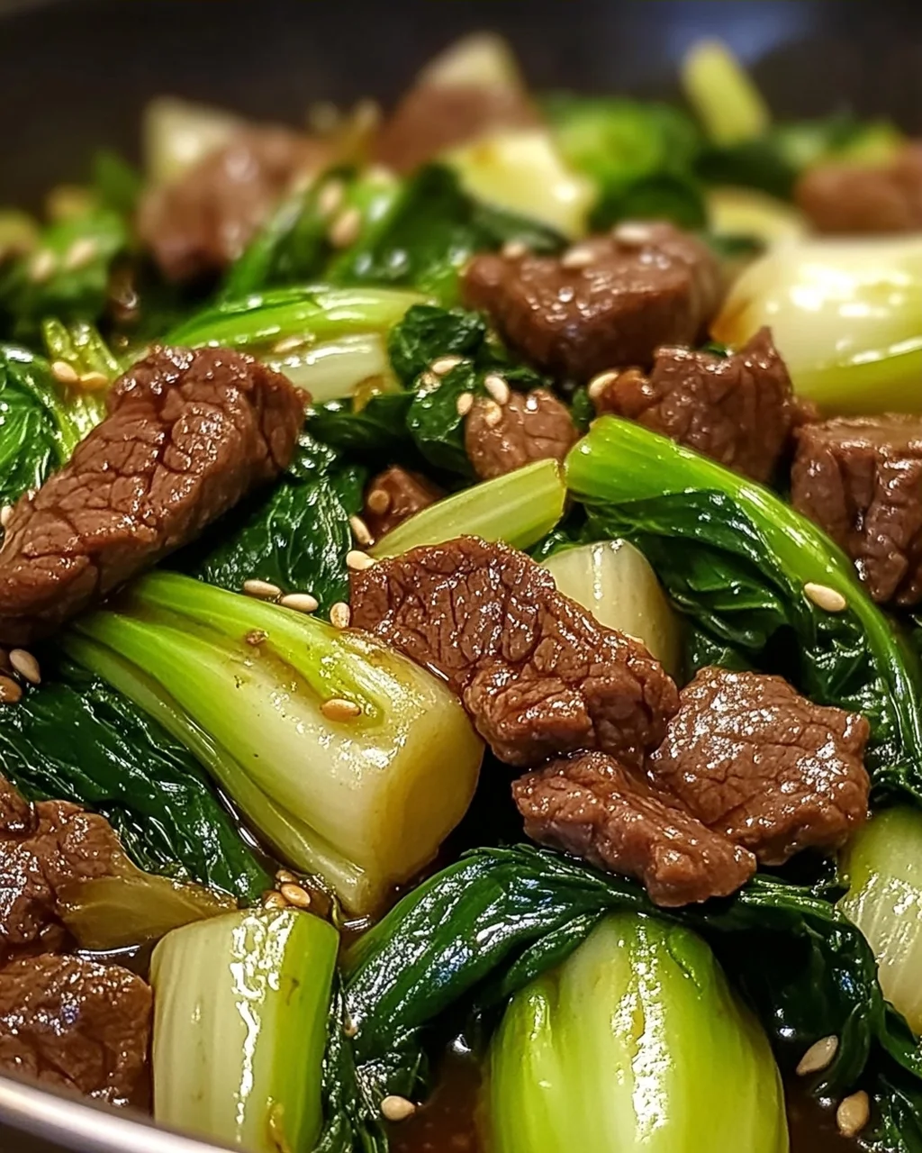 Gebratenes Bok Choy mit Rindfleisch in 20 Minuten
