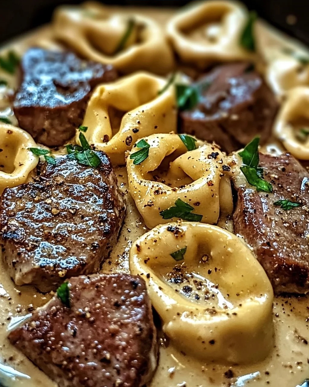 Knoblauchsteak-Tortellini in Sahnehause-Saucen-Glück