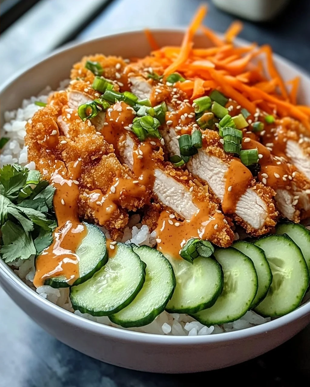 Leckere Bang Bang Chicken Rice Bowl – Dein schnelles Lieblingsgericht!